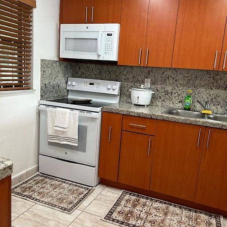 Beautiful Apartment With Very Elegant Colonial Decoration Tamiami Экстерьер фото