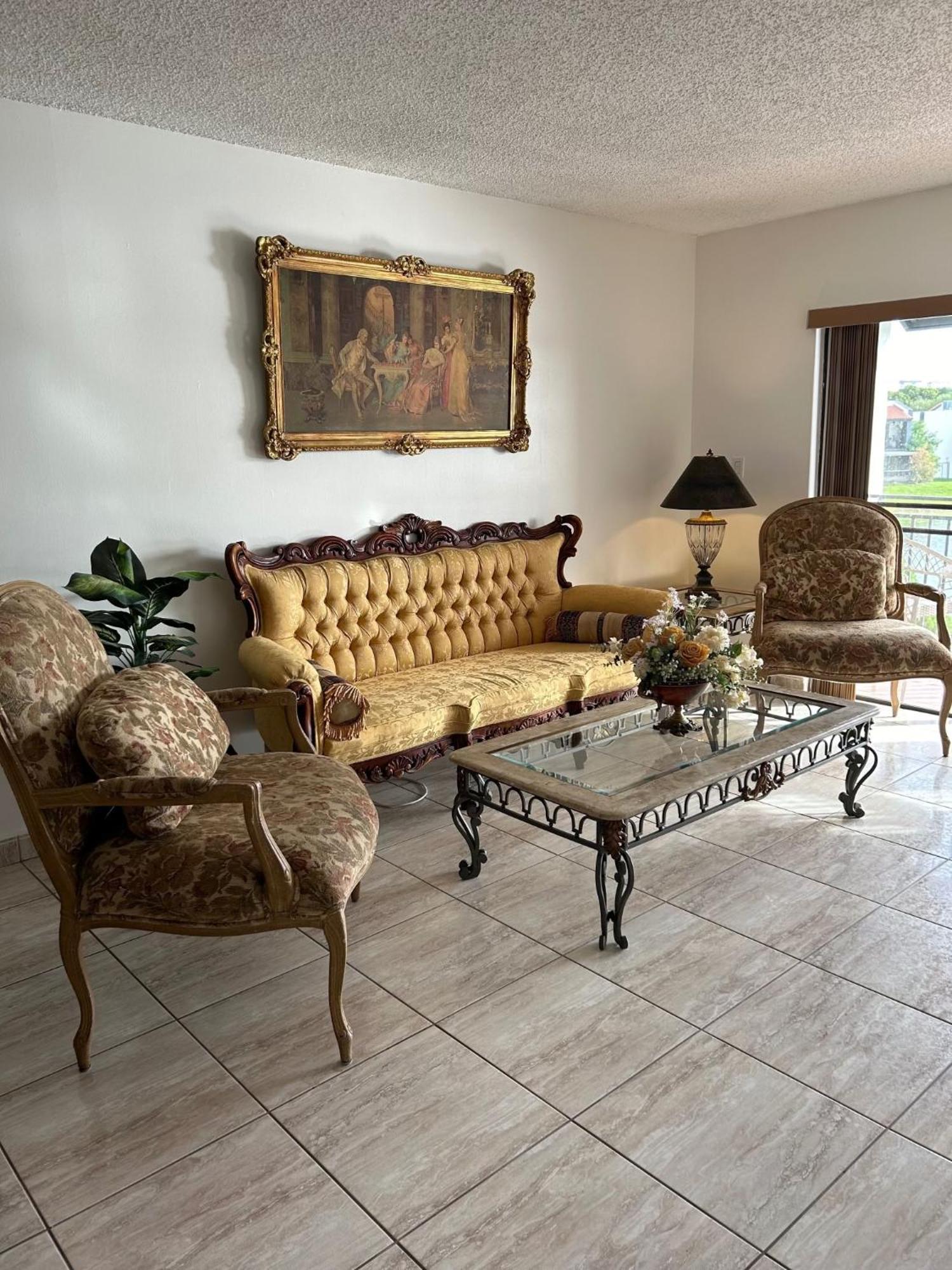 Beautiful Apartment With Very Elegant Colonial Decoration Tamiami Экстерьер фото