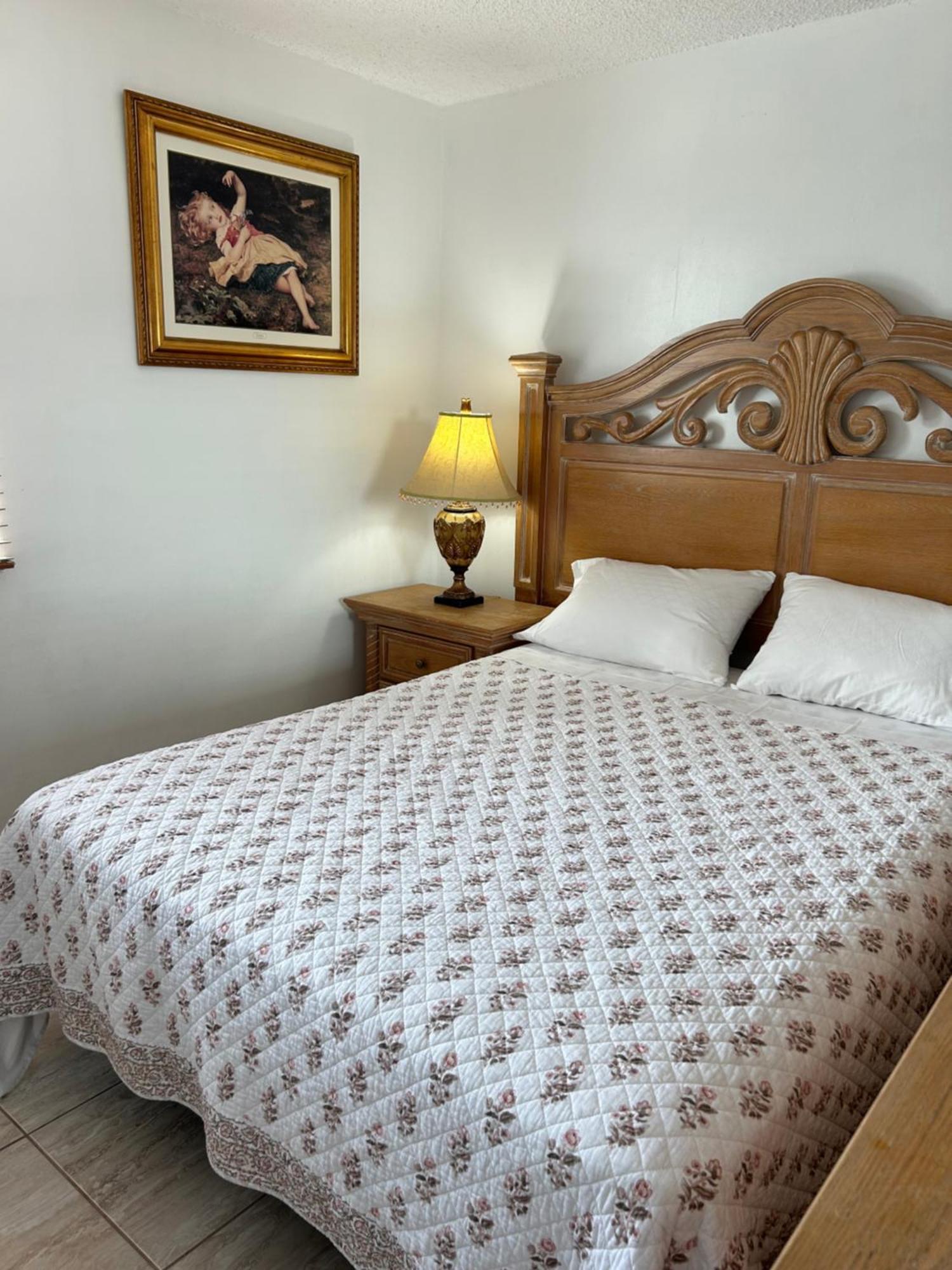 Beautiful Apartment With Very Elegant Colonial Decoration Tamiami Экстерьер фото