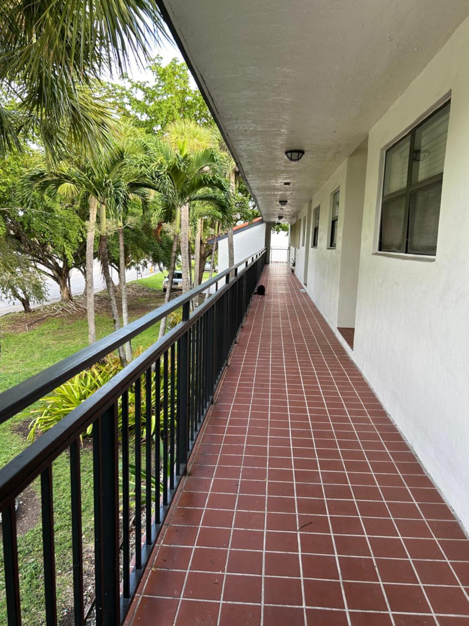 Beautiful Apartment With Very Elegant Colonial Decoration Tamiami Экстерьер фото